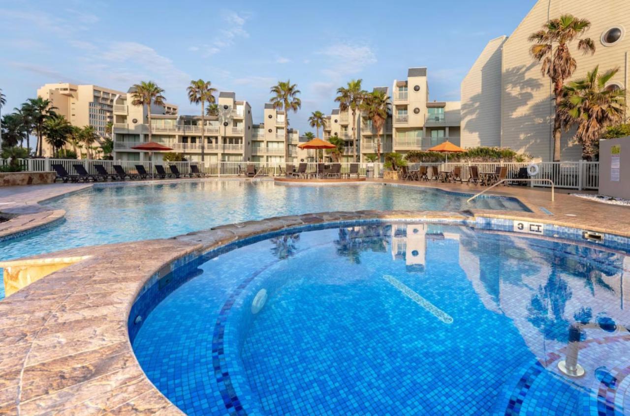 Ocean Breeze Retreat 2Bed 2Bath, Heated Pool! Apartment South Padre Island Exterior photo