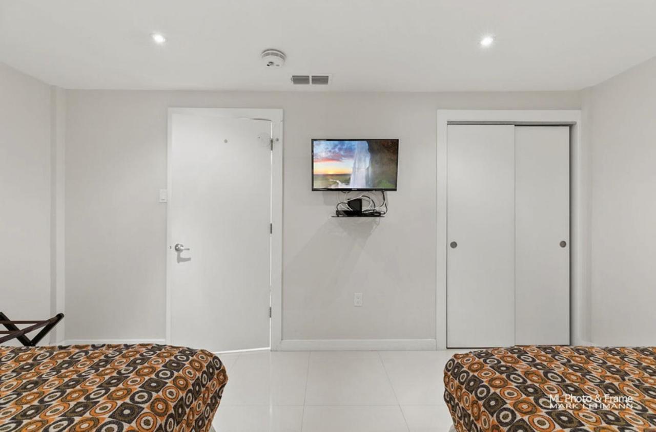 Ocean Breeze Retreat 2Bed 2Bath, Heated Pool! Apartment South Padre Island Exterior photo