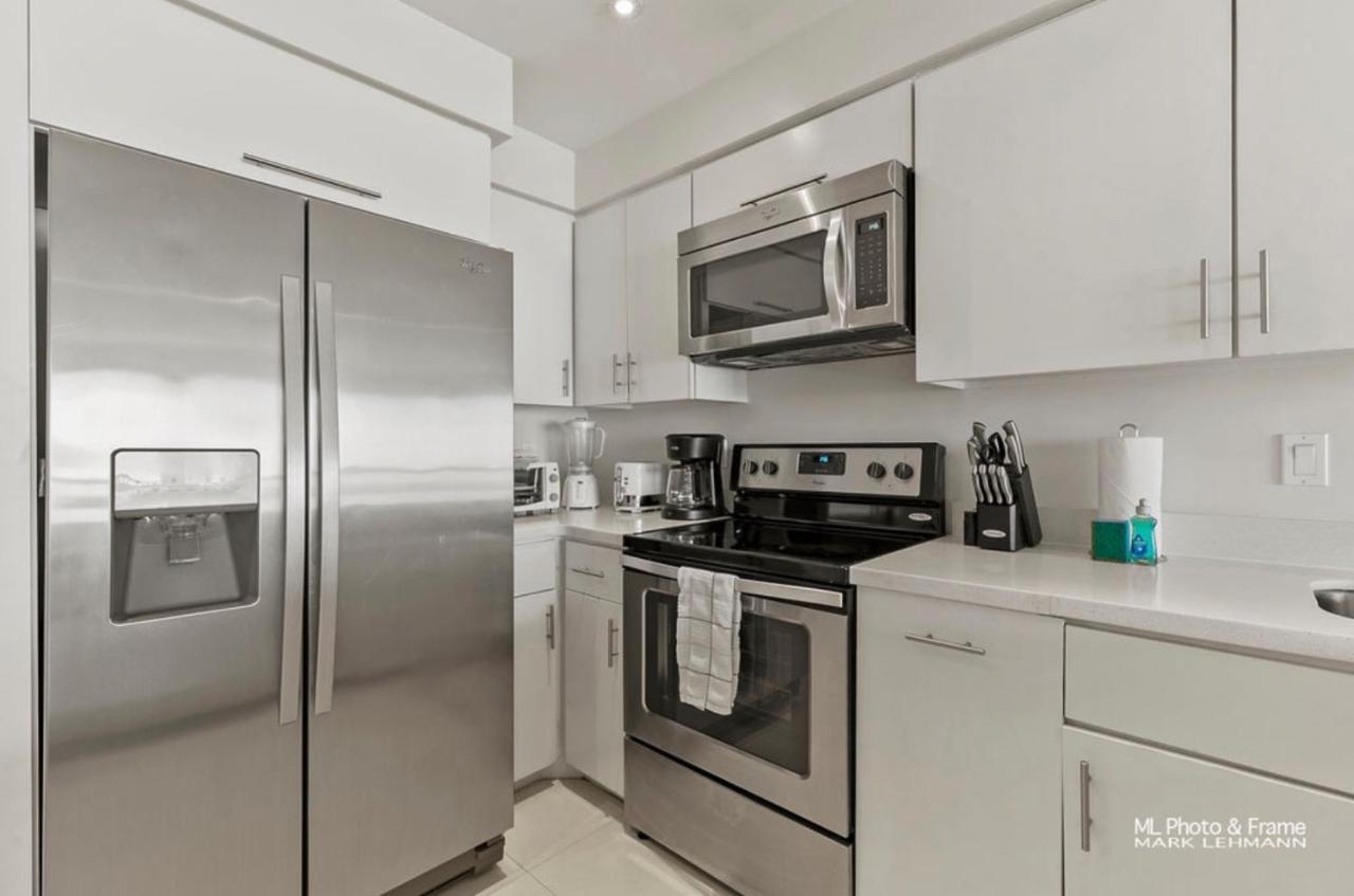 Ocean Breeze Retreat 2Bed 2Bath, Heated Pool! Apartment South Padre Island Exterior photo